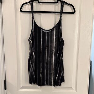 Women's Torrid swing cami v-neck with adjustable straps